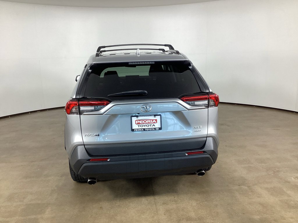 Used 2020 Toyota RAV4 XLE AWD/4WD image 6