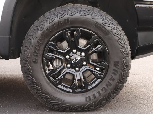 Used 2023 Chevrolet Silverado 1500 ZR2 w/ Technology Package image 28