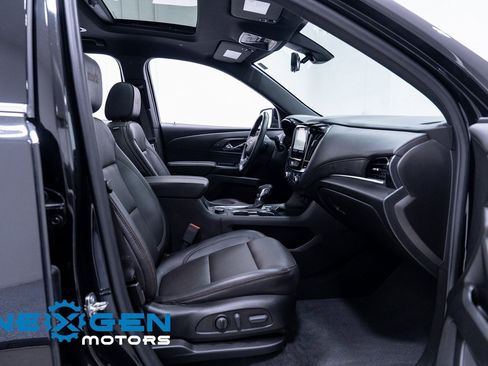Used 2023 Chevrolet Traverse High Country image 55