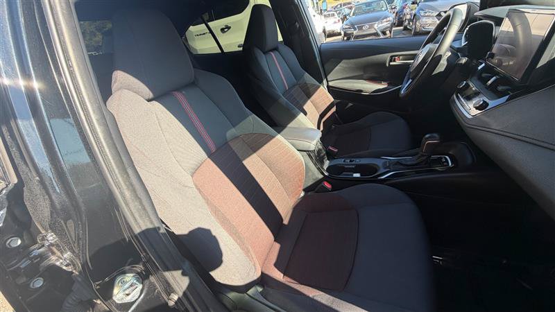 Used 2023 Toyota Corolla SE w/ SE Package FWD image 8