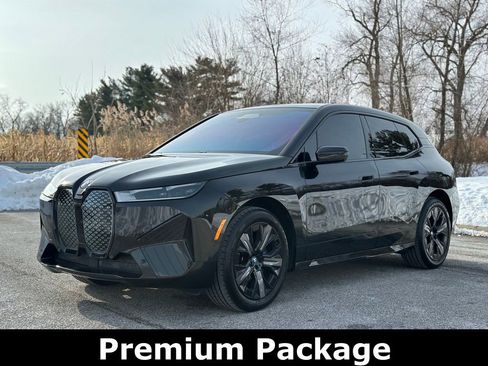 Certified 2025 BMW iX xDrive50 w/ Premium Package image 5