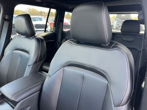 New 2025 Jeep Grand Cherokee Limited w/ Black Appearance Package AWD/4WD image 11