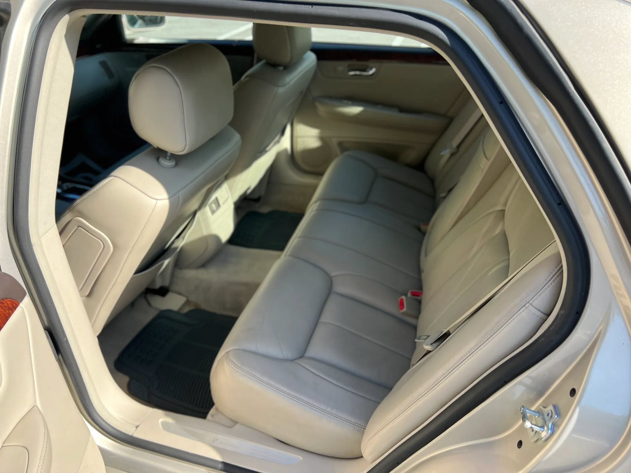 Used 2007 Cadillac DTS Luxury I FWD image 16