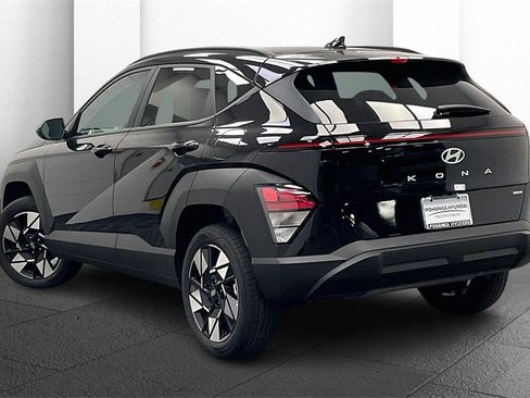 Certified 2025 Hyundai Kona SEL image 8