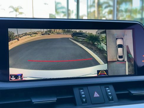 Used 2019 Lexus ES 300h w/ Luxury Package image 19