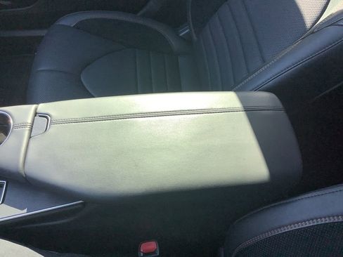 Used 2021 Toyota Avalon XSE image 22