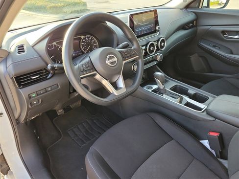 Used 2025 Nissan Sentra SV image 14