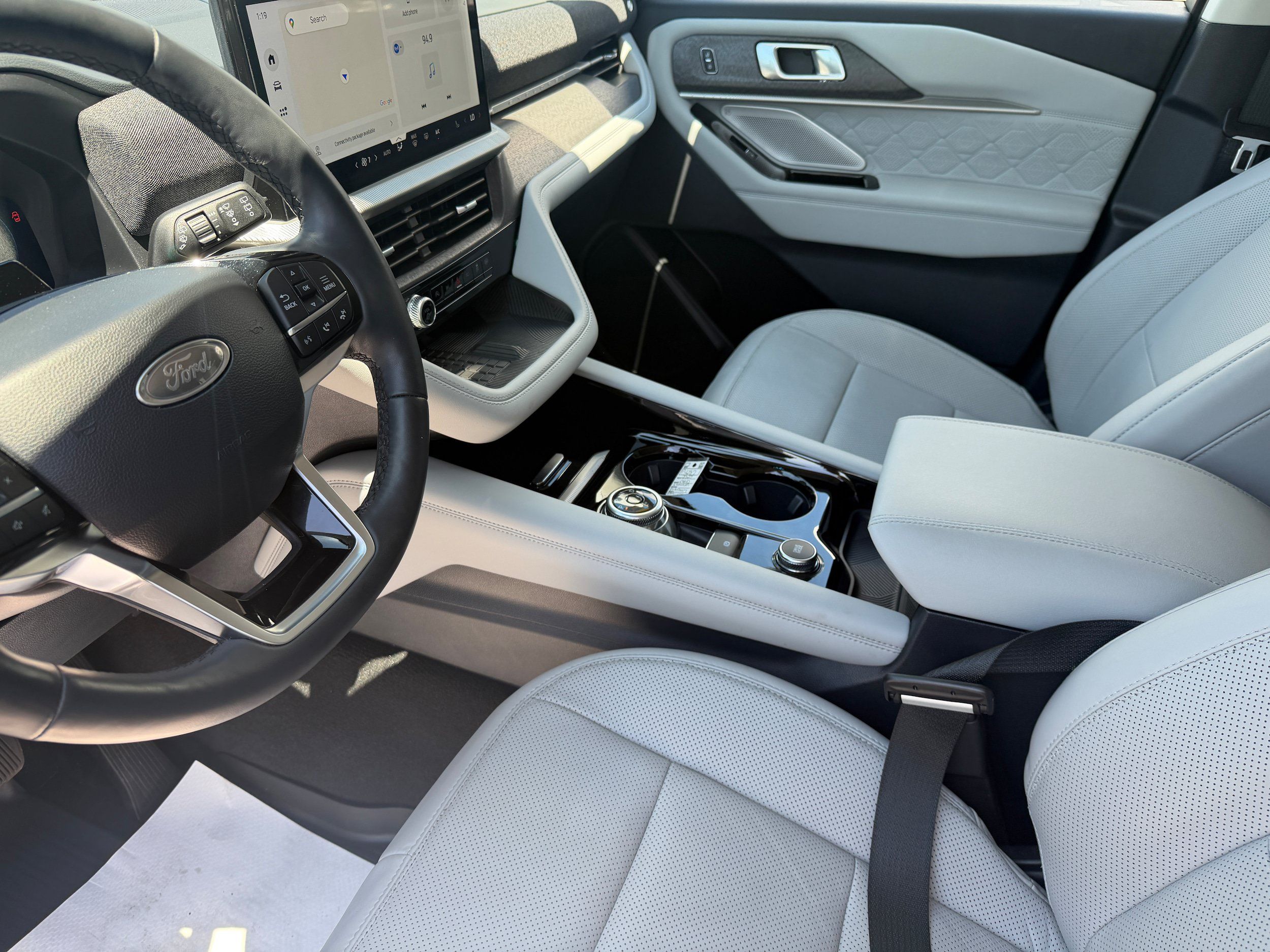 Certified 2025 Ford Explorer Platinum w/ LUX Leather Package AWD/4WD image 16