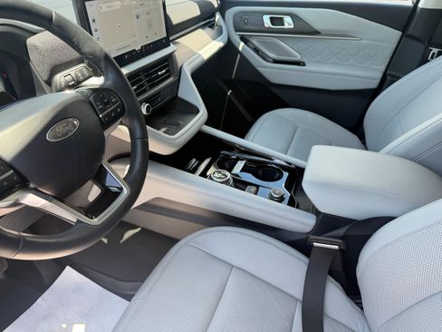Certified 2025 Ford Explorer Platinum w/ LUX Leather Package AWD/4WD image 16