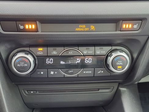 Used 2014 MAZDA MAZDA3 s Grand Touring FWD image 10