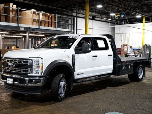 Used 2025 Ford F550 4x4 Crew Cab w/ XLT Value Package image 3