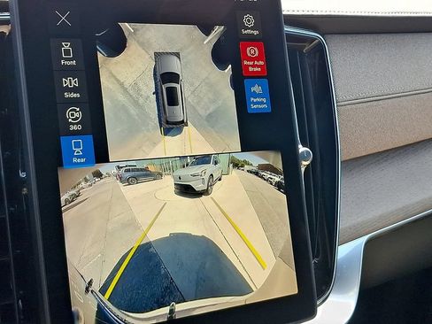 Certified 2026 Volvo XC90 B6 Plus AWD/4WD image 21