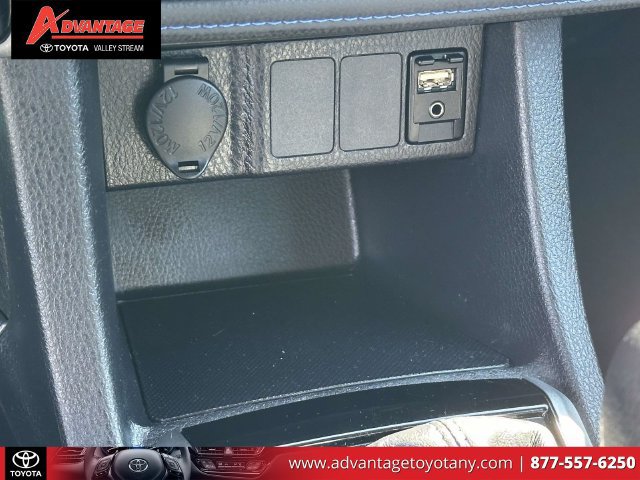 Used 2017 Toyota Corolla SE w/ Carpet Mat Package (TMS) FWD image 31