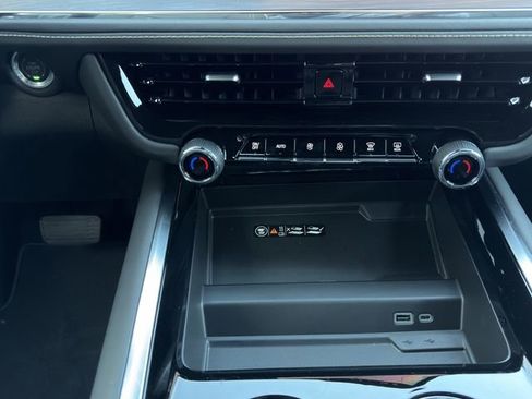 New 2026 Chevrolet Suburban Premier image 16