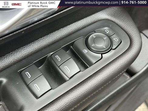 Used 2022 GMC Terrain SLE image 16