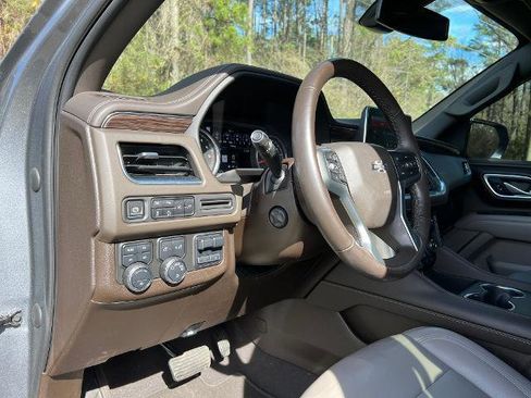 Used 2021 Chevrolet Tahoe Z71 w/ Z71 Off-Road Package image 9