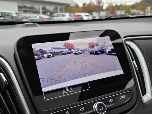 Used 2024 Chevrolet Malibu LT image 28