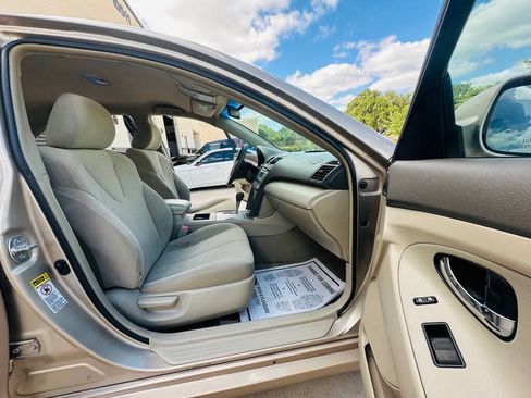 Used 2009 Toyota Camry FWD image 22