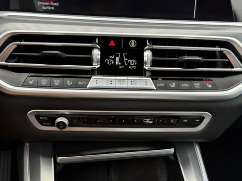 Used 2022 BMW X5 xDrive40i w/ Parking Assistance Package AWD/4WD image 18