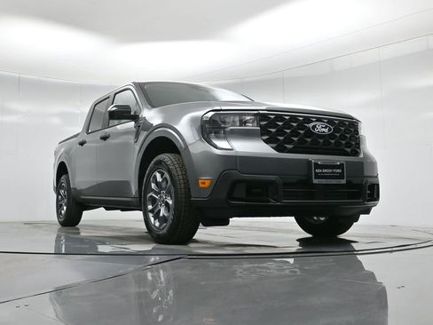 New 2025 Ford Maverick XLT w/ XLT Luxury Package image 43