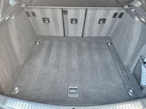 Used 2024 Porsche Macan image 35