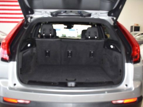 Used 2020 Cadillac XT4 Premium Luxury image 16