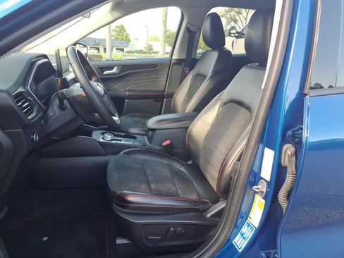 Used 2022 Ford Escape SEL w/ SEL Stealth AWD Package image 17
