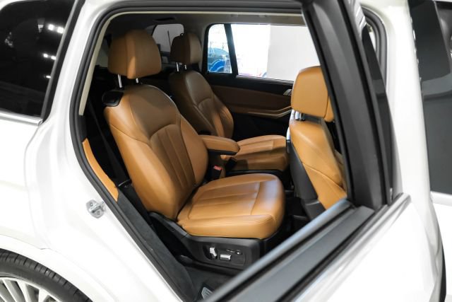 Used 2020 BMW X7 xDrive40i w/ Premium Package AWD/4WD image 32