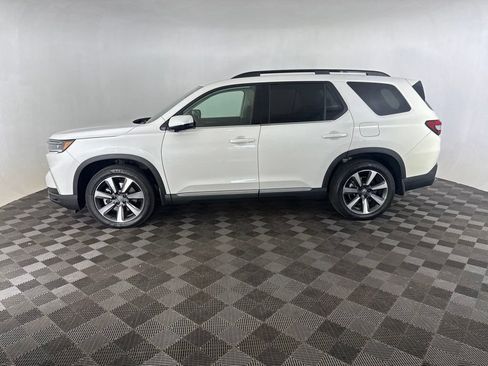Used 2025 Honda Pilot Elite image 11