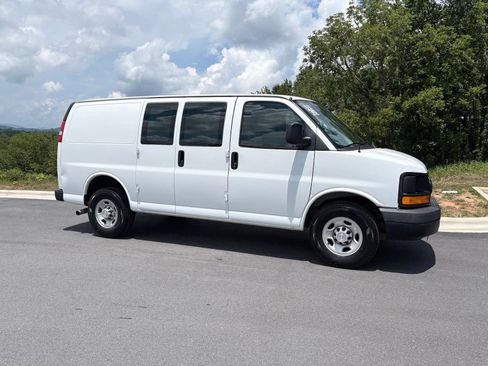 Used 2016 Chevrolet Express 2500 RWD image 7