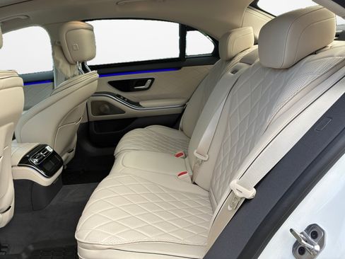 Used 2025 Mercedes-Benz S 580 4MATIC Sedan image 16