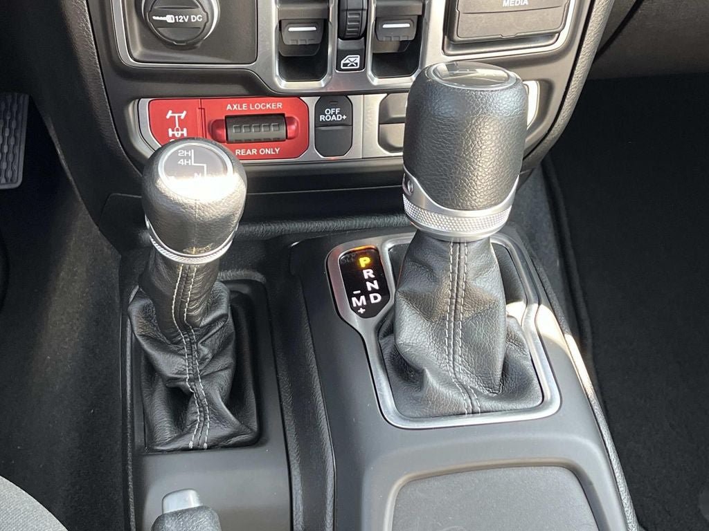Used 2026 Jeep Gladiator Mojave AWD/4WD image 15