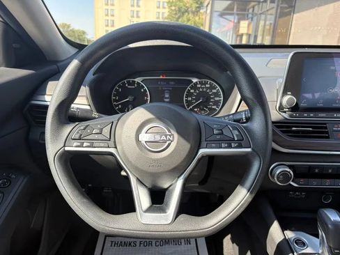 Used 2024 Nissan Altima 2.5 SV FWD image 13