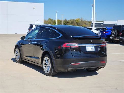Used 2017 Tesla Model X 90D image 3