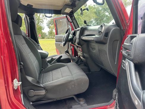 Used 2012 Jeep Wrangler Unlimited Sport image 10