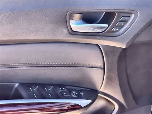 Used 2017 Acura TLX image 30