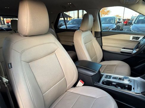 Used 2022 Ford Explorer Limited w/ Equipment Group 301A image 41