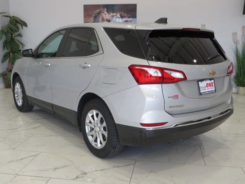 Used 2021 Chevrolet Equinox LT w/ Driver Convenience Package image 5