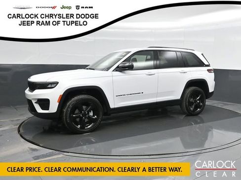 New 2025 Jeep Grand Cherokee Altitude image 1