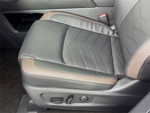 New 2025 Nissan Pathfinder Platinum image 19