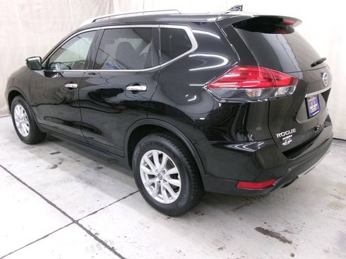 Used 2017 Nissan Rogue SV AWD/4WD image 6