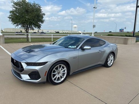 Used 2025 Ford Mustang GT Premium RWD image 1