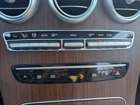 Used 2022 Mercedes-Benz GLC 300 4MATIC image 25