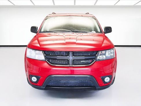 Used 2019 Dodge Journey SE w/ Premium Group image 2