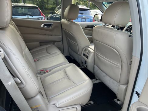 Used 2015 Nissan Pathfinder Platinum image 13