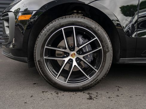 Certified 2025 Porsche Macan image 22