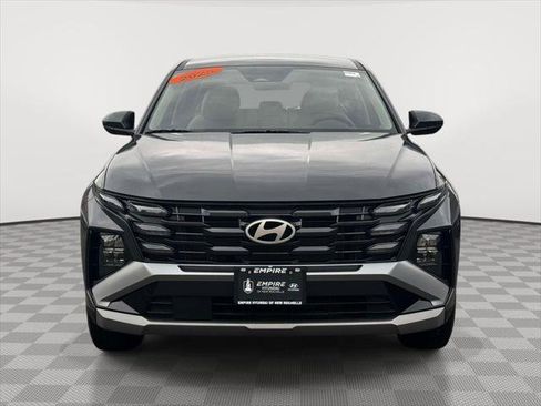 Used 2025 Hyundai Tucson SE FWD image 2