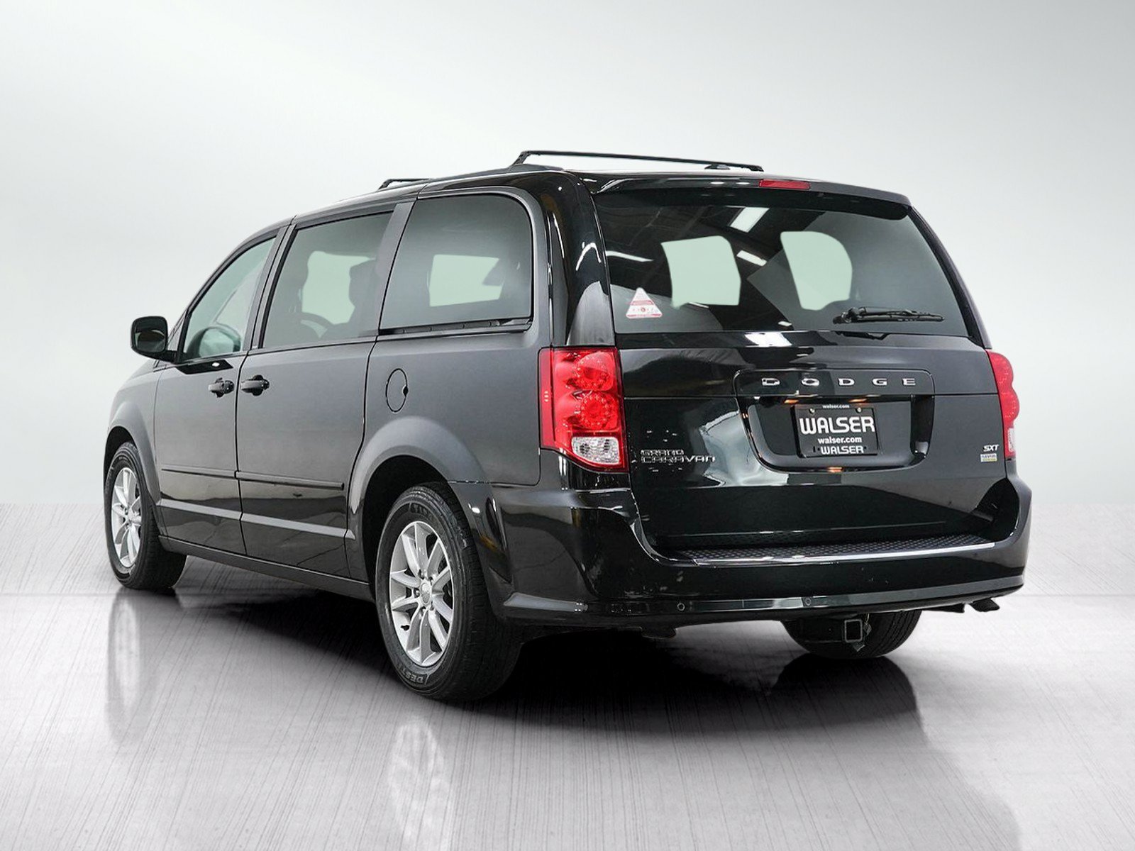 Used 2014 Dodge Grand Caravan SXT w/ Rear Park Assist Package FWD image 4