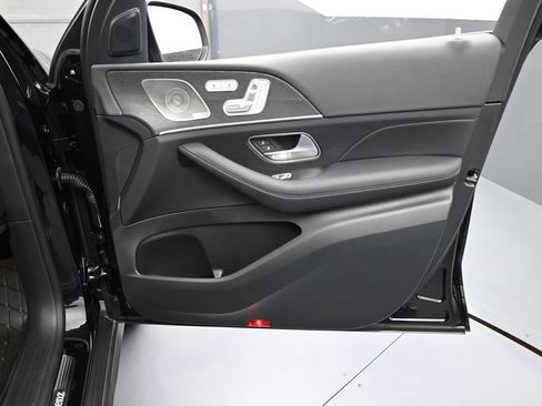 Used 2025 Mercedes-Benz GLS 450 4MATIC image 31