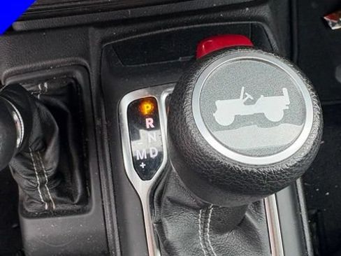Used 2021 Jeep Wrangler Unlimited Sahara w/ Uconnect 4C Nav & Sound Group AWD/4WD image 21